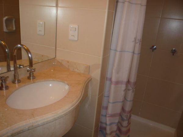 Magnifico Pent House en alquiler con vistas a la Playa Brava y entorno.